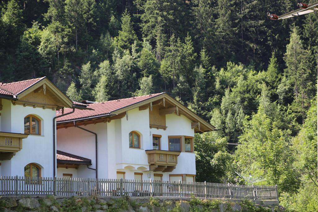 Haus Peter Schiestl Apartamento Zell am Ziller Quarto foto