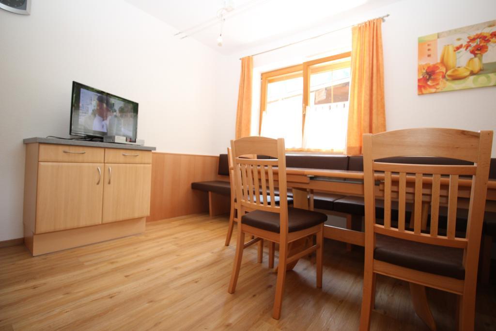 Haus Peter Schiestl Apartamento Zell am Ziller Quarto foto