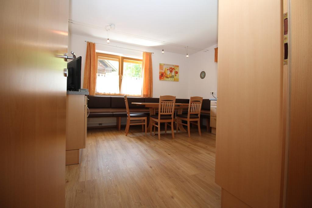 Haus Peter Schiestl Apartamento Zell am Ziller Quarto foto